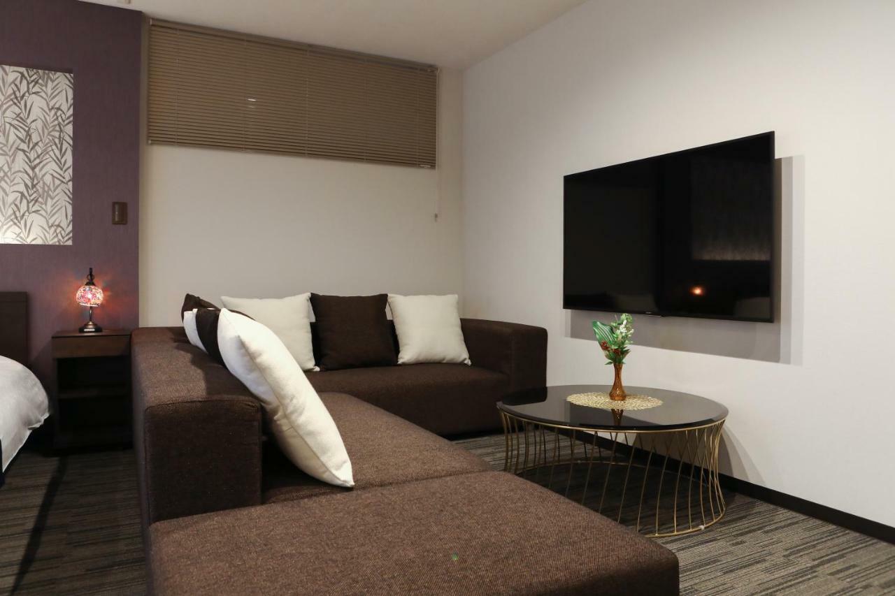 Grand Base Hakata Aparthotel Fukuoka  Buitenkant foto
